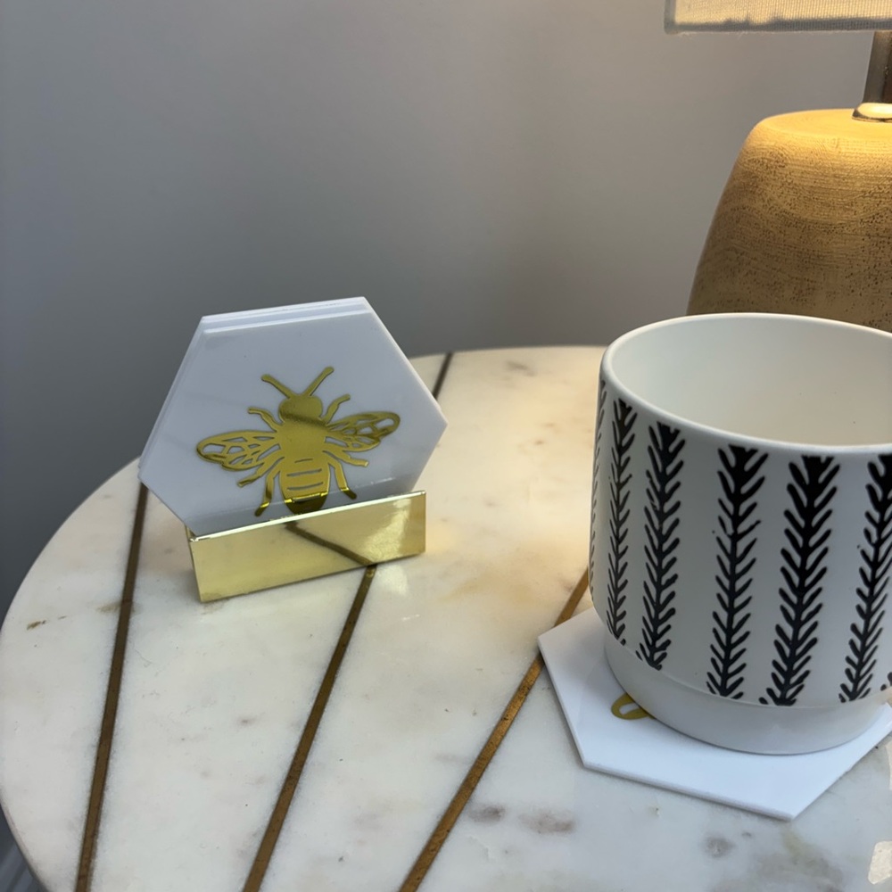 Horizon Dining 4 Hexagonal Coasters with Gold Bee Design and Holder - Picture 5 of 6